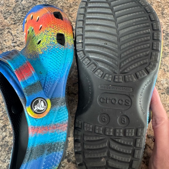 Crocs Classic Spray Dye Clogs Unisex Womens Size 8 or Mens Size 6 - Picture 5 of 5